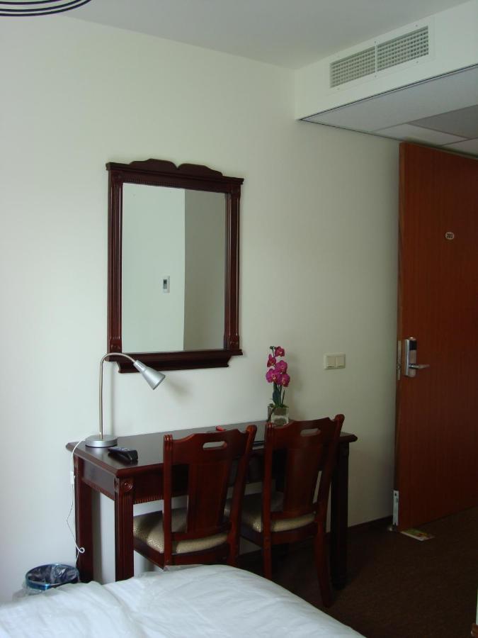 Hotel Keistad อาเมอร์สฟอร์ต ภายนอก รูปภาพ